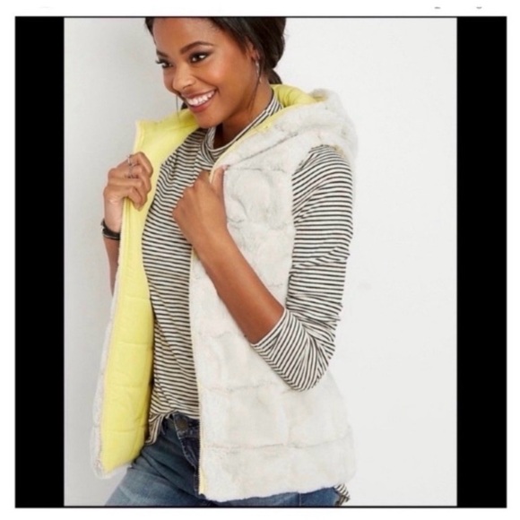 MAURICES Grey and Yellow Reversible Hooded Puffer Vest - Picture 3 of 7